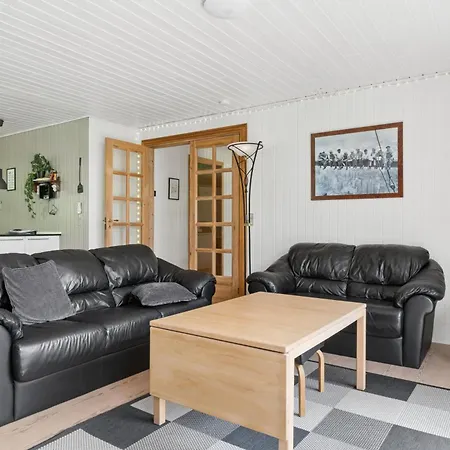 Rummeligt I Naturskønne Arrild Ferieby Feriehus Toftlund