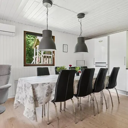 Feriehus Rummeligt I Naturskønne Arrild Ferieby